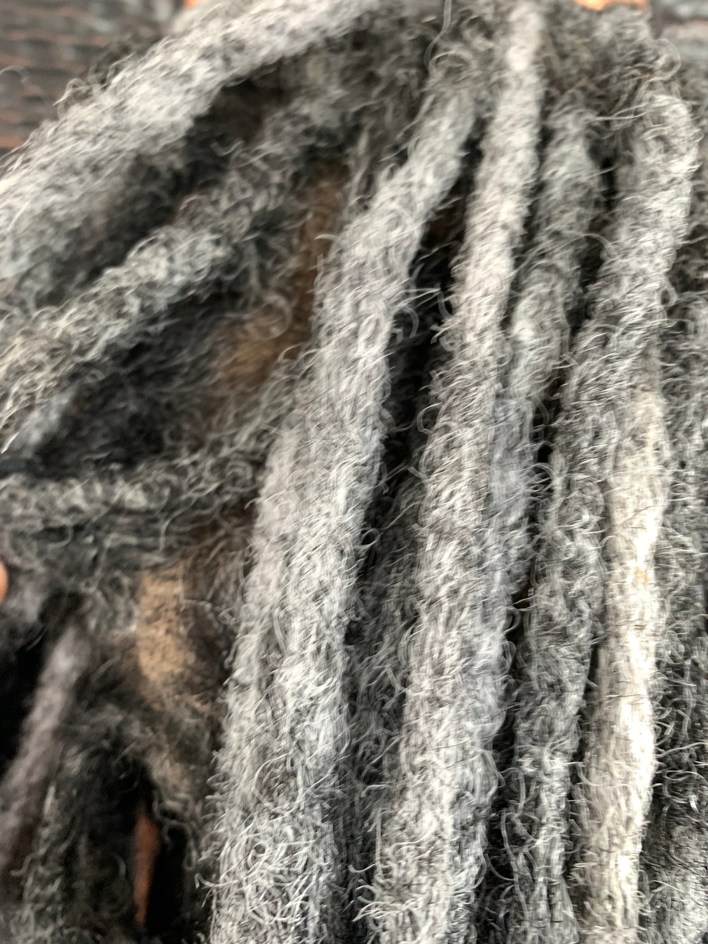 Peluca Gray Loc, peluca sintética con rastas de sal y pimienta